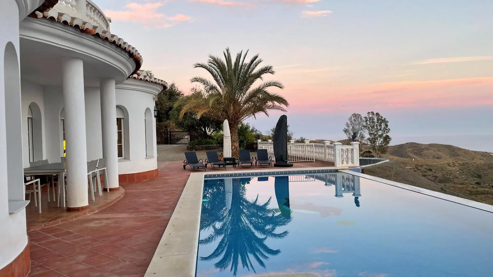 Villa El Ancla Sayalonga Spain